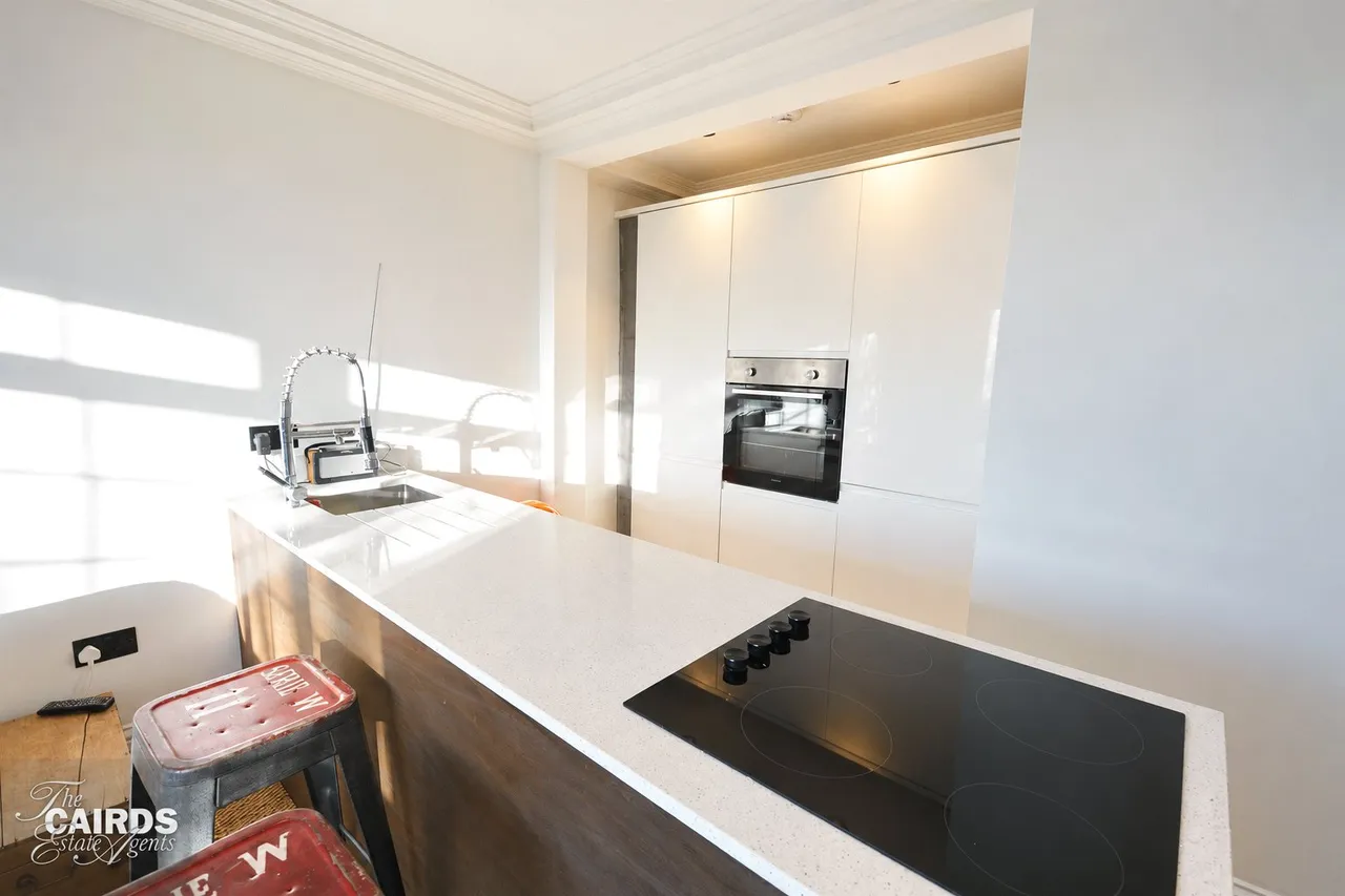 Alexandra Road, Epsom, KT17, photo 4