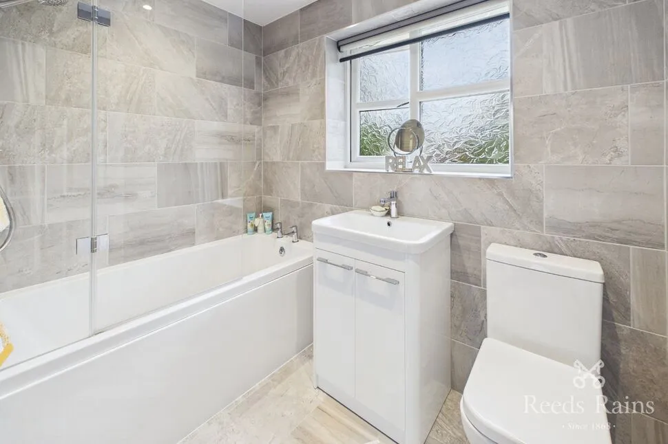 Stevenage Drive, Macclesfield, Cheshire, SK11, photo 5
