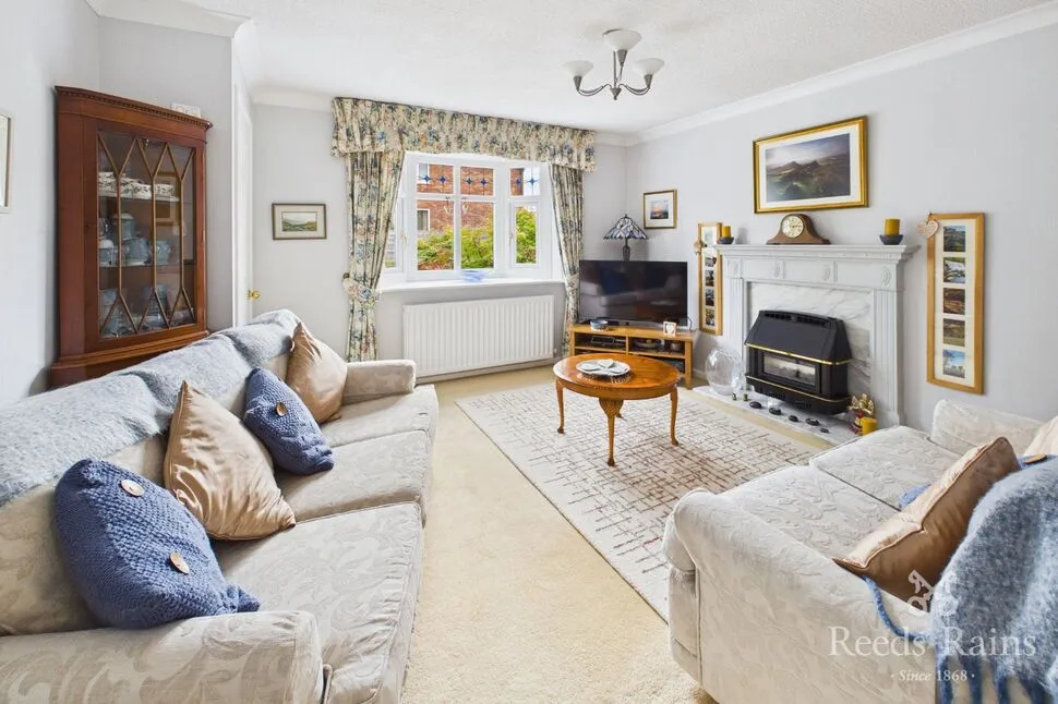 Stevenage Drive, Macclesfield, Cheshire, SK11, photo 3
