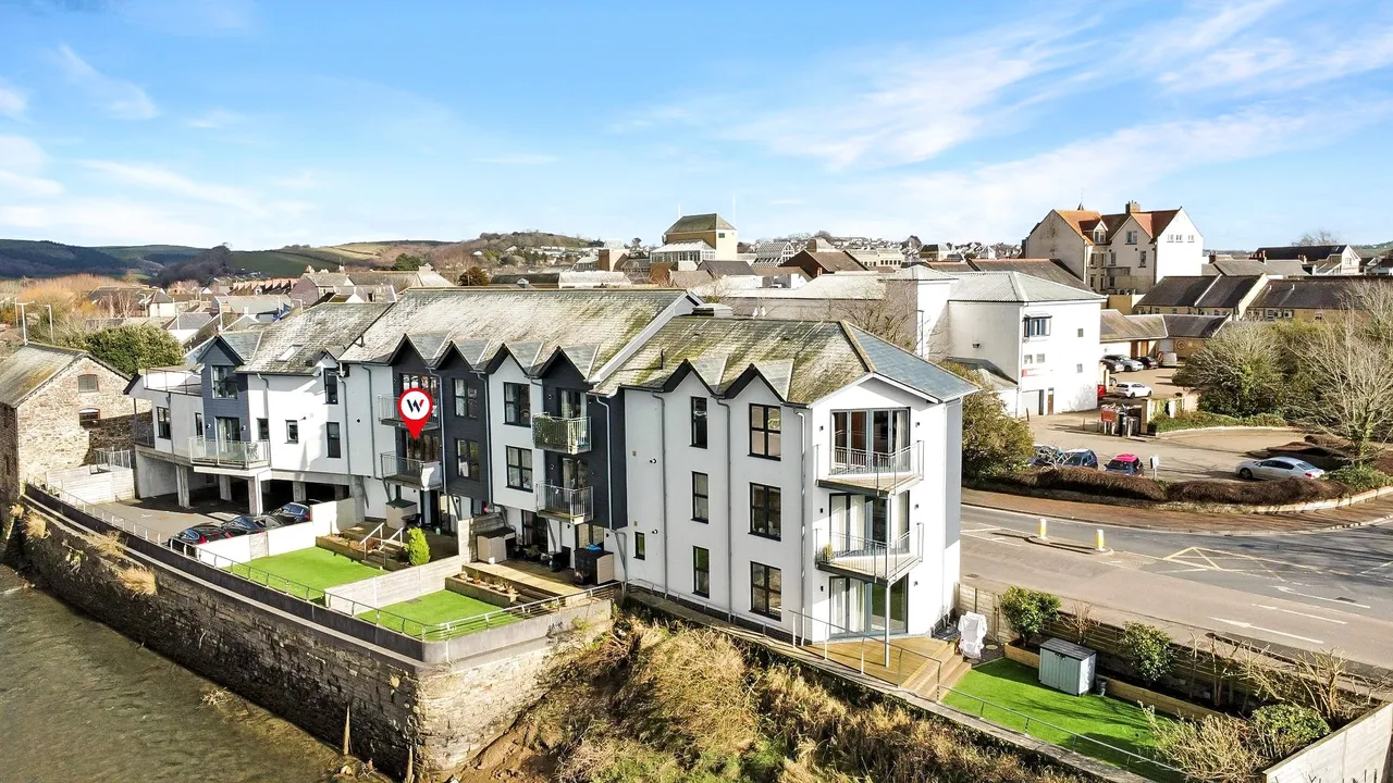 3 bed flat for sale, North Walk, Barnstaple, EX31