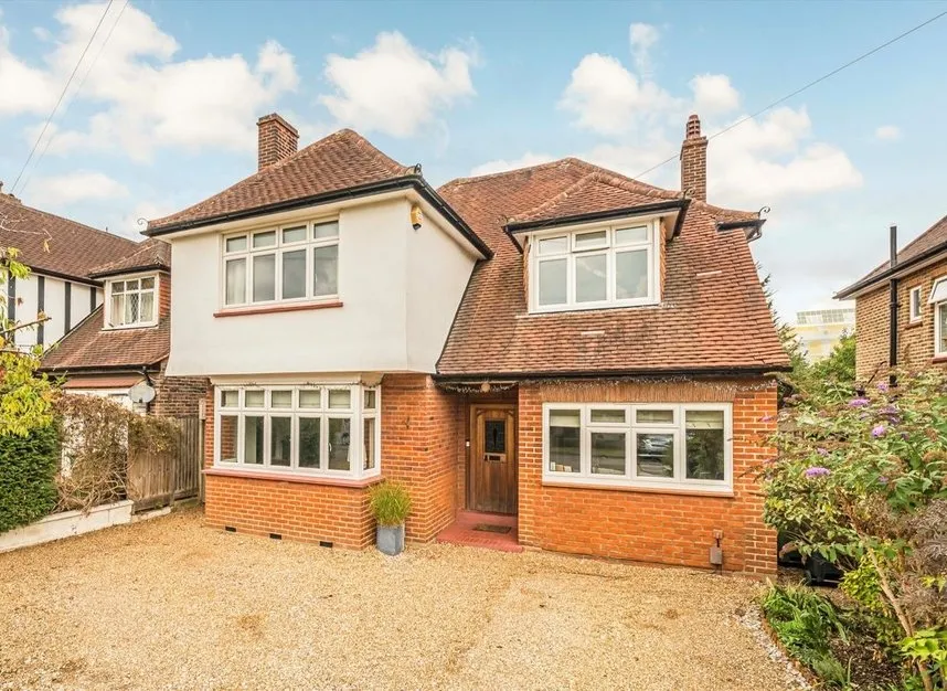 4 bed house for sale — Elmcroft Drive, Chessington, KT9