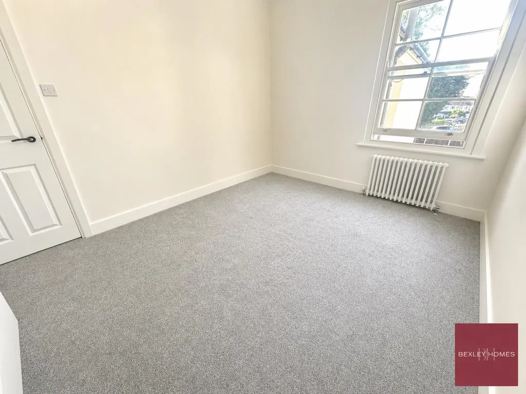 Woolwich Road, London, SE2, photo 3