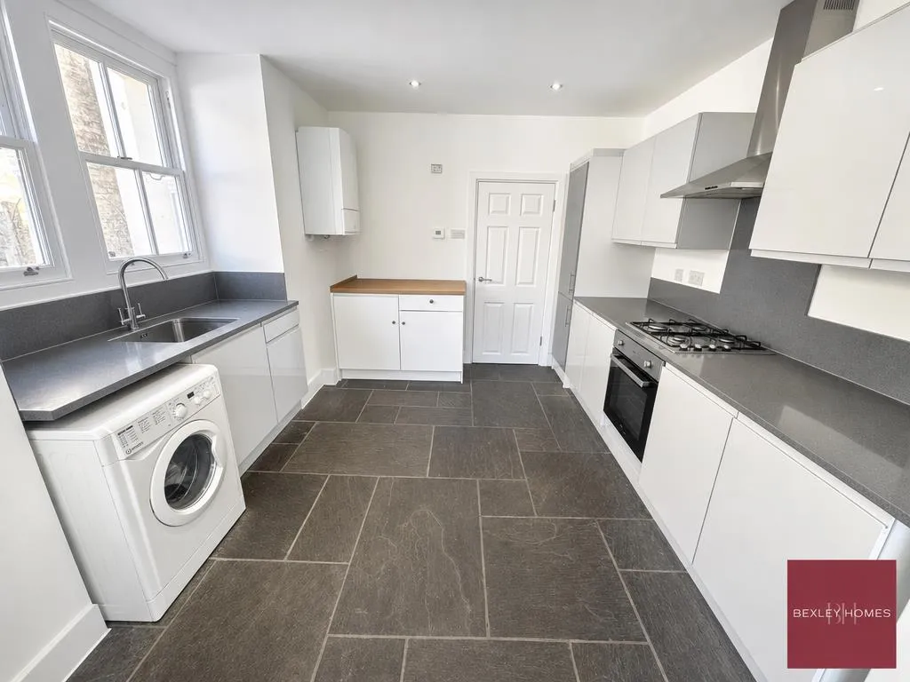 Woolwich Road, London, SE2, photo 16