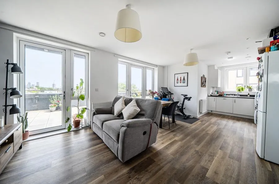 Colonnade Gardens, Acton, W3, photo 18