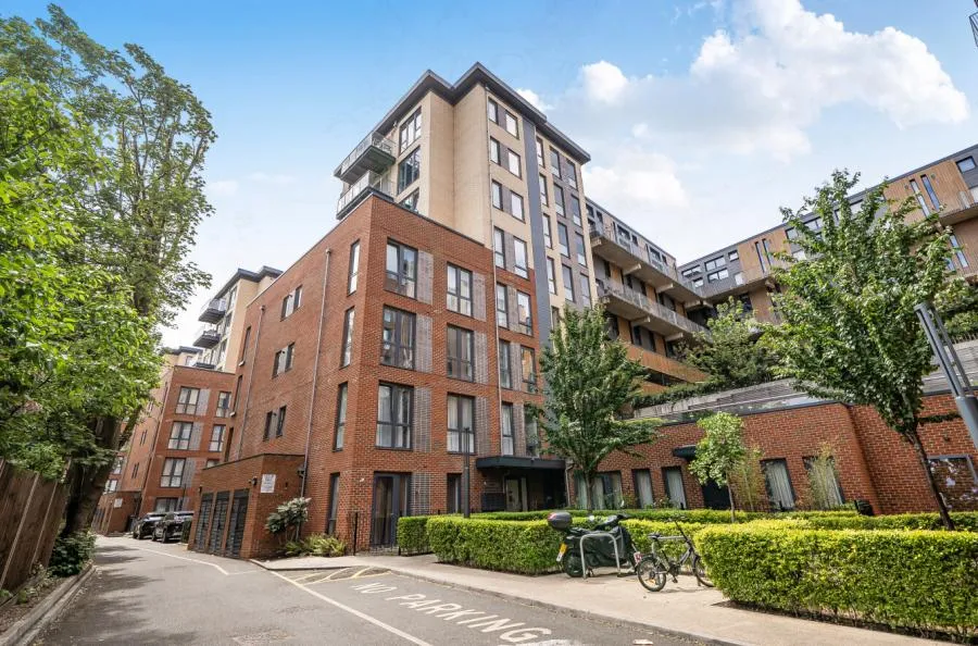 Colonnade Gardens, Acton, W3, photo 13