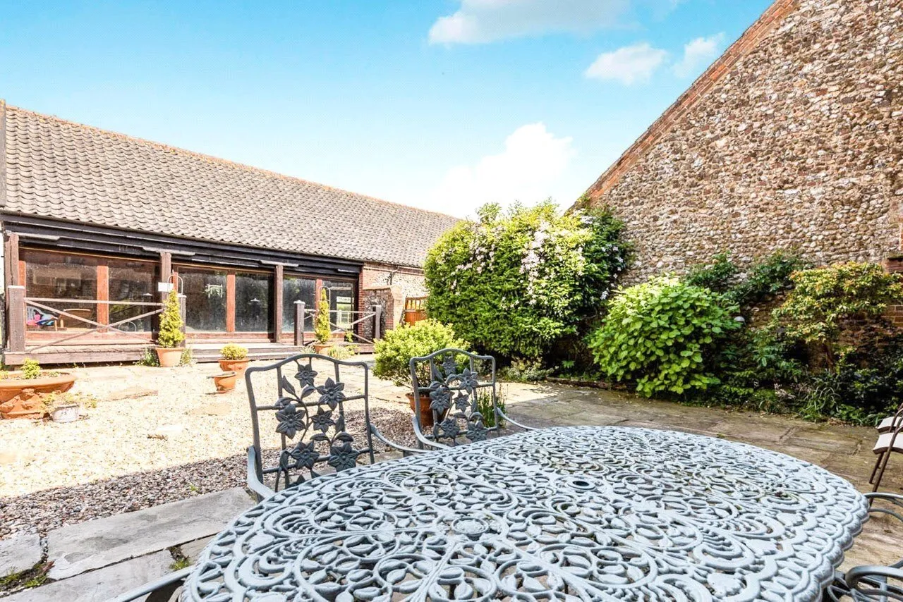 Cannister Hall Barns, Toftrees, Fakenham, Norfolk, NR21, photo 14
