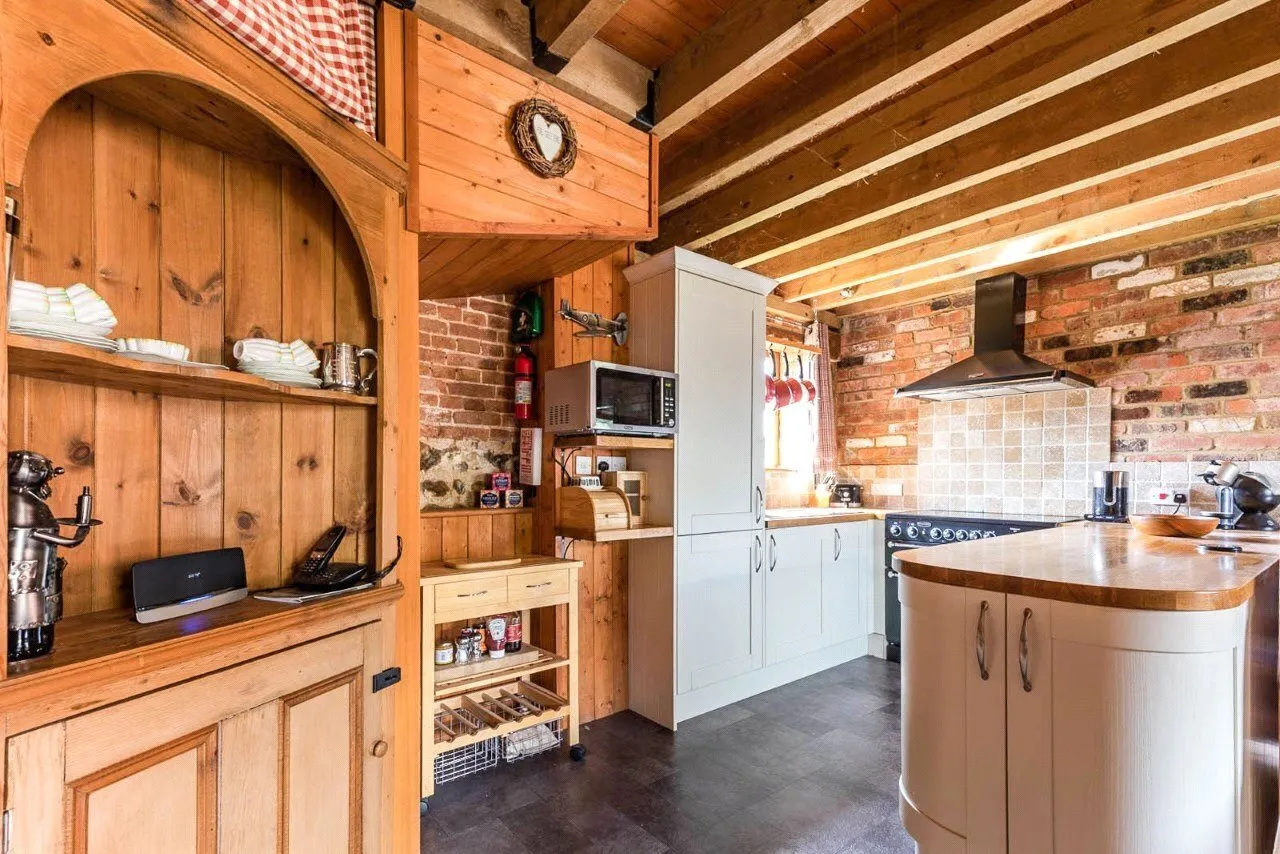 Cannister Hall Barns, Toftrees, Fakenham, Norfolk, NR21, photo 6