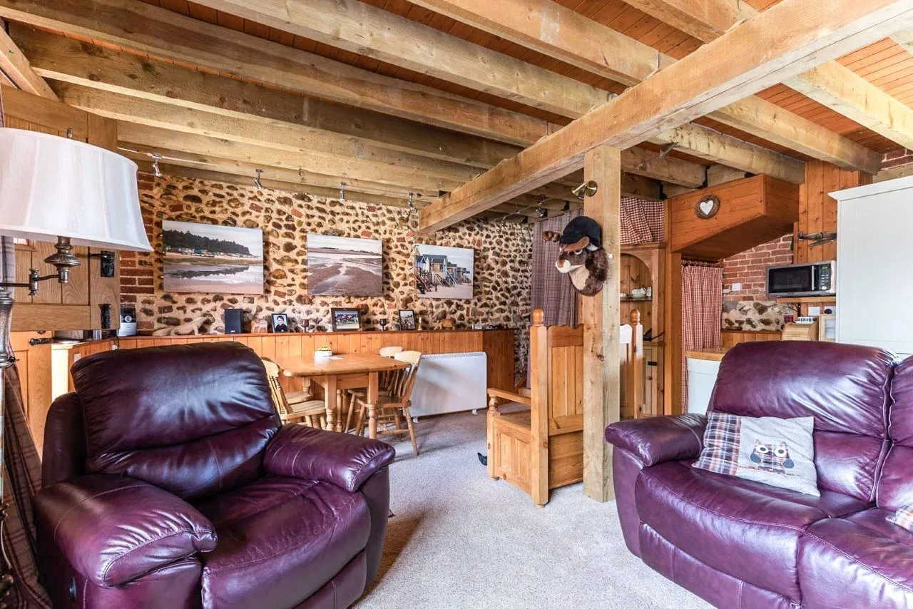 Cannister Hall Barns, Toftrees, Fakenham, Norfolk, NR21, photo 5