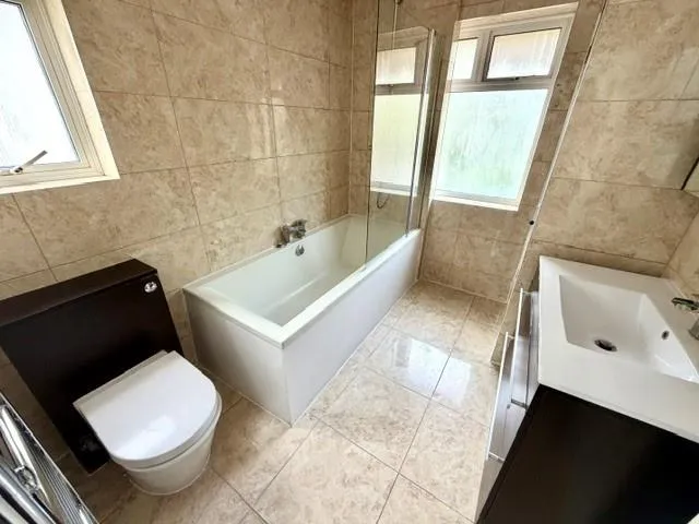 Farm Road, Edgware, photo 14