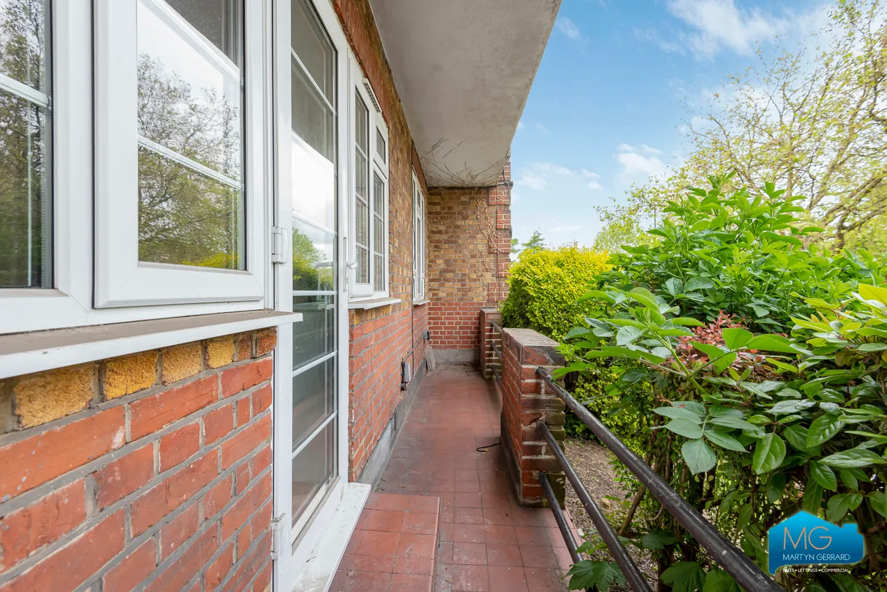 Great North Road, East Finchley, N2, photo 9