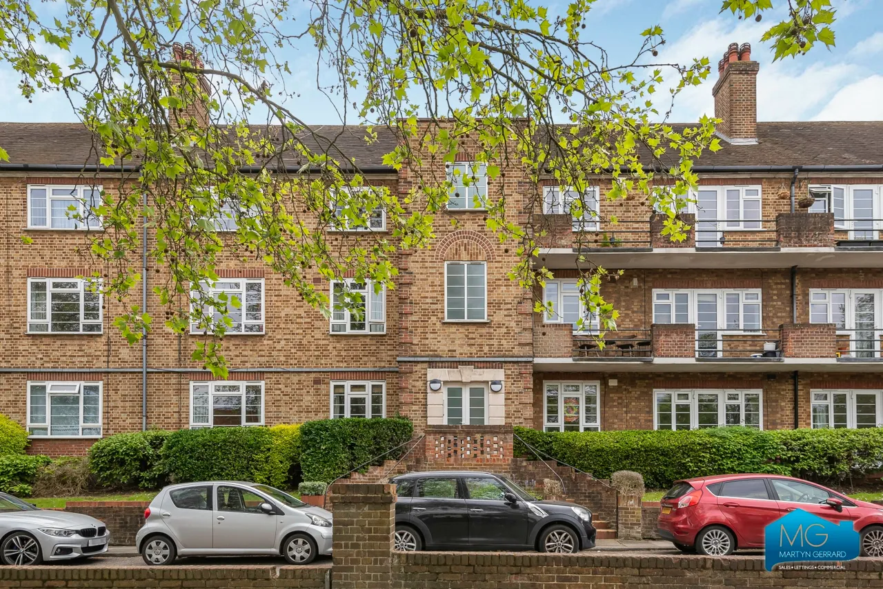 Great North Road, East Finchley, N2, photo 5