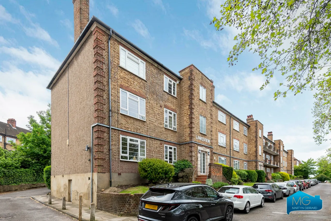 Great North Road, East Finchley, N2, photo 12