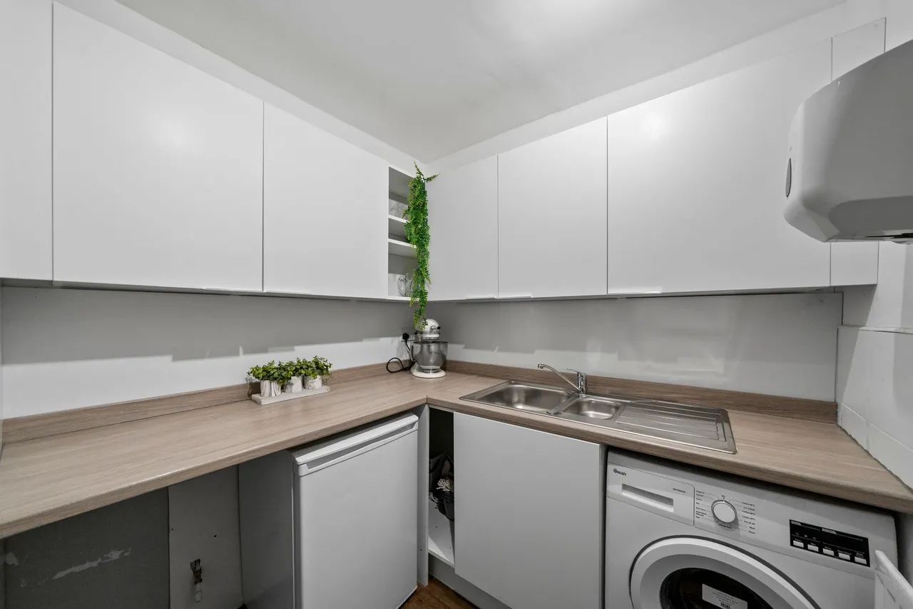 Tarrant Close, Wigan, WN3, photo 16
