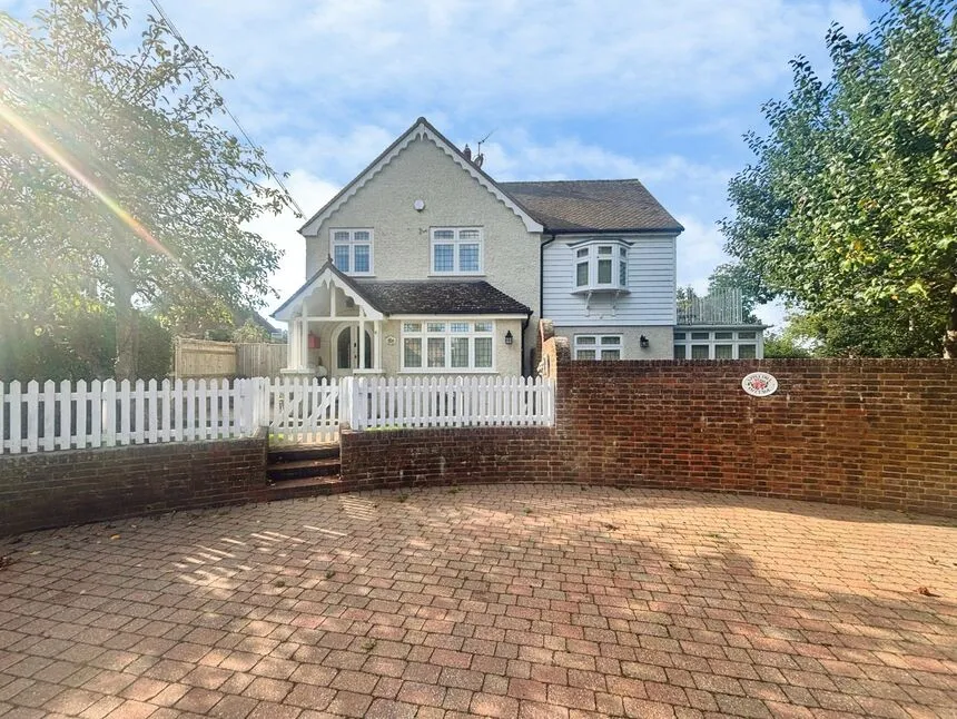 4 bed house for sale, Old Brickyard, Rye, TN31