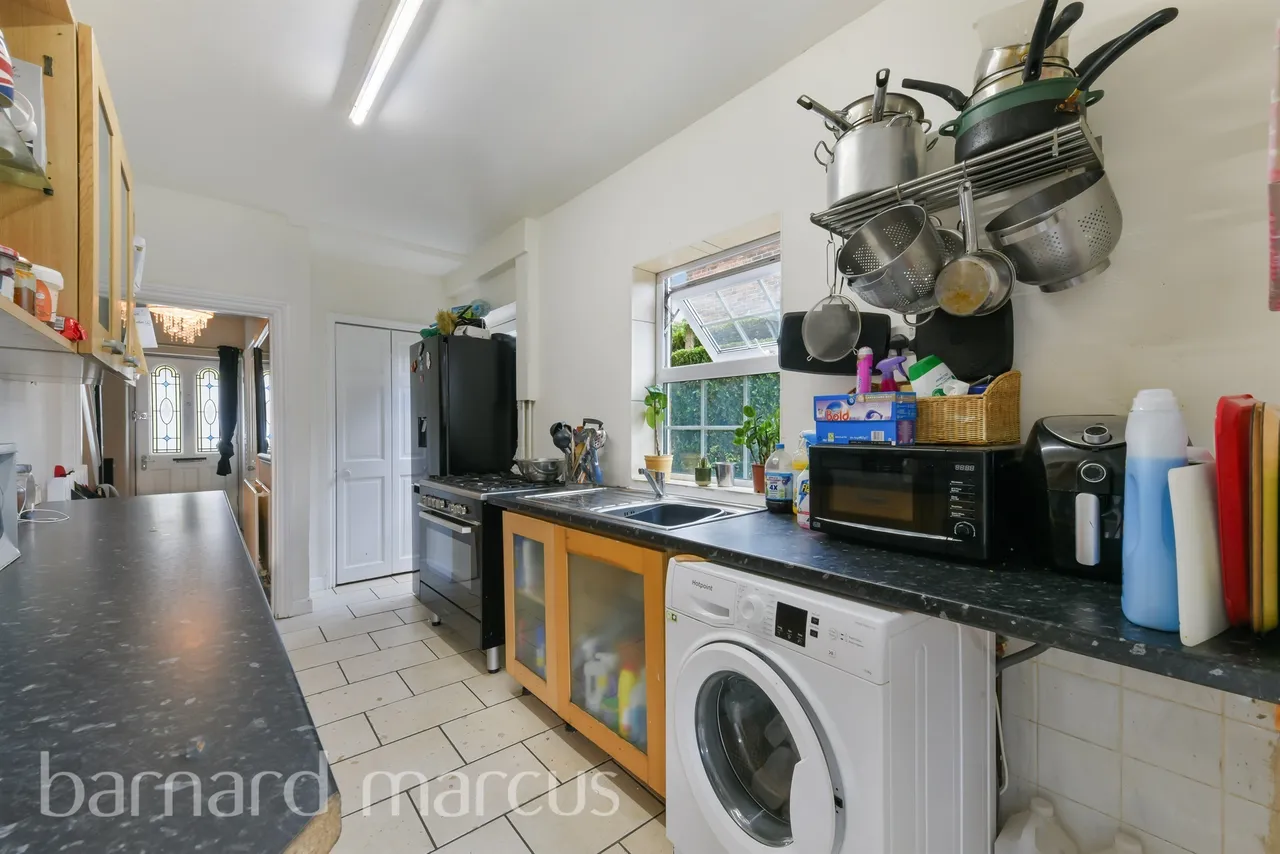 Whatley Avenue, London, SW20, photo 11