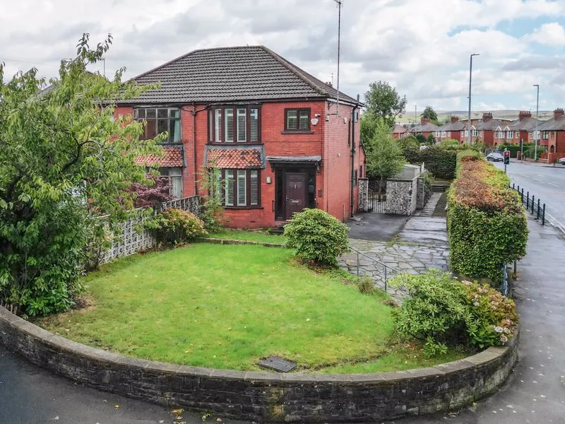 3 bed house for sale — Lonsdale Avenue, Rochdale OL16 5HP