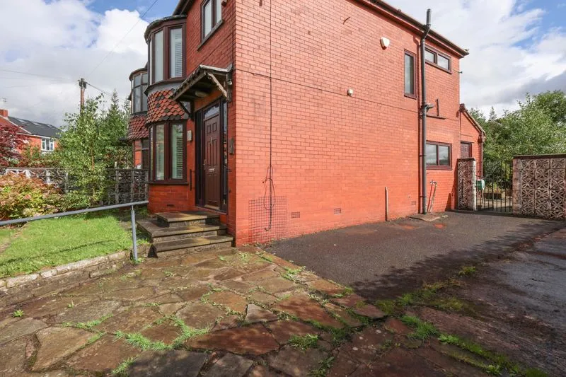 Lonsdale Avenue, Rochdale OL16 5HP, photo 18