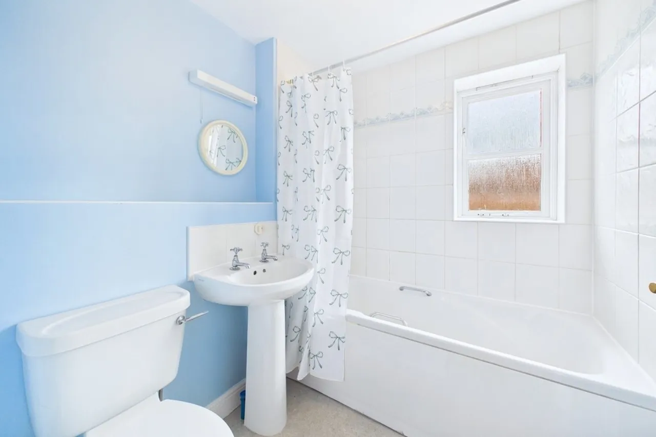 Montgomery Road, Whitnash, Leamington Spa, photo 12