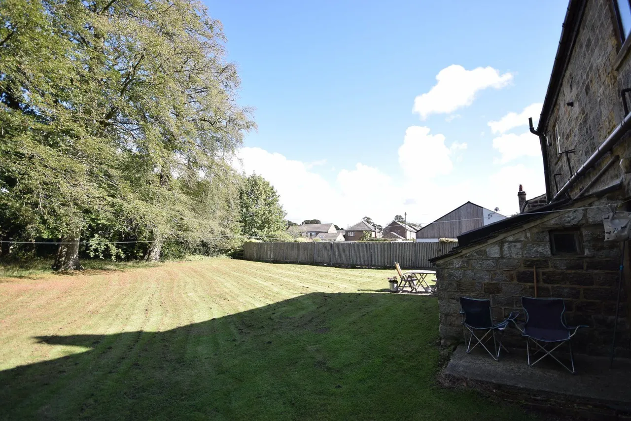 Shadwell Lane, Leeds, LS17, photo 6