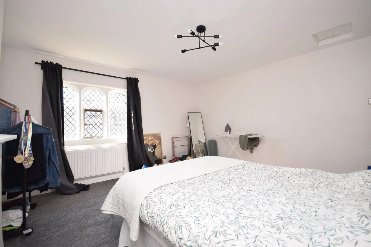 Shadwell Lane, Leeds, LS17, photo 4