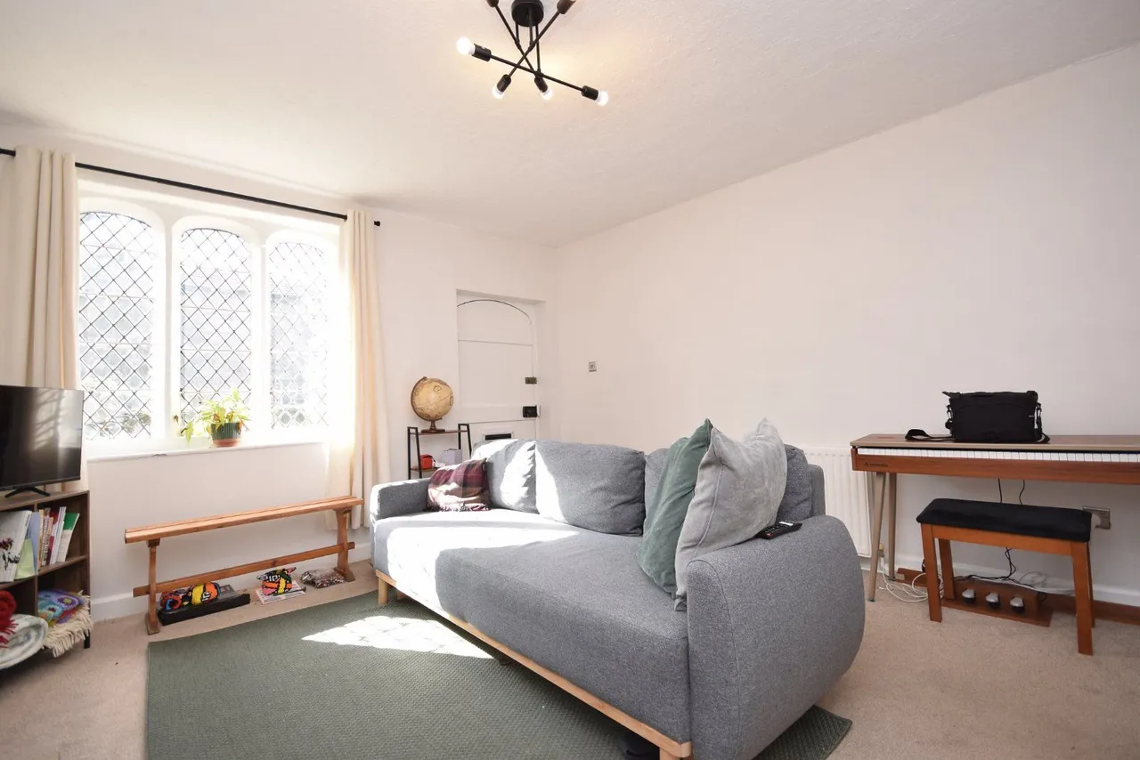 Shadwell Lane, Leeds, LS17, photo 2