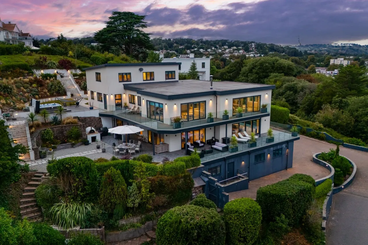 6 bed house for sale, Lincombe Drive, Torquay, TQ1