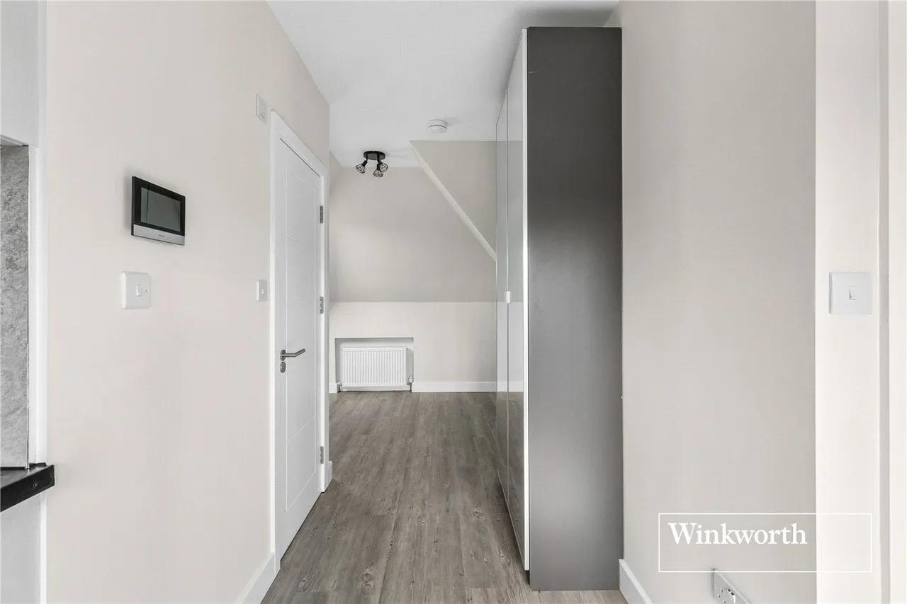 Wentworth Avenue, London, N3, photo 6