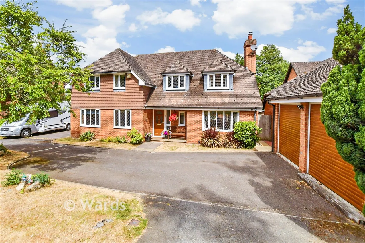 5 bed house for sale, Waters Edge, Maidstone, ME15