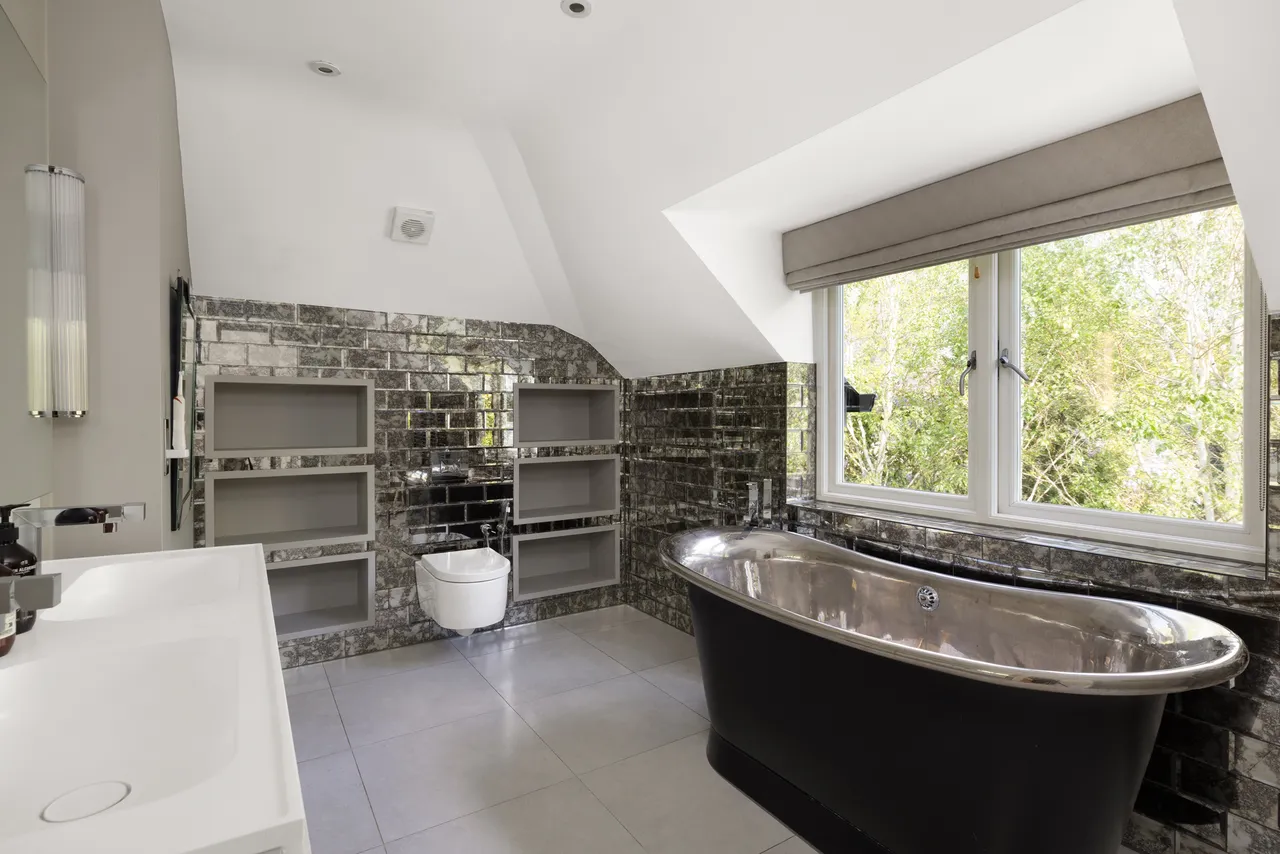 Ham Farm Road, Richmond, TW10, photo 8