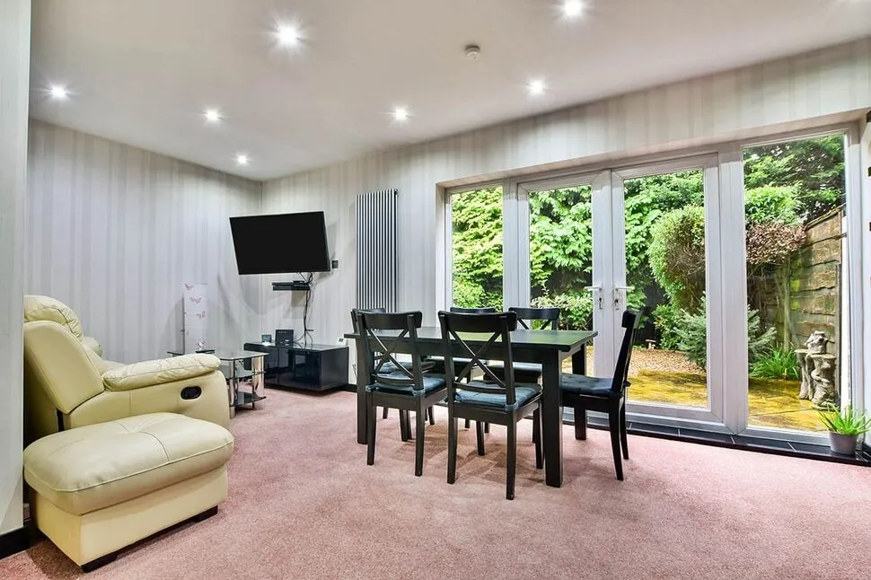 2 bed house to rent — Keith Drive, Stockport, Cheshire, SK3