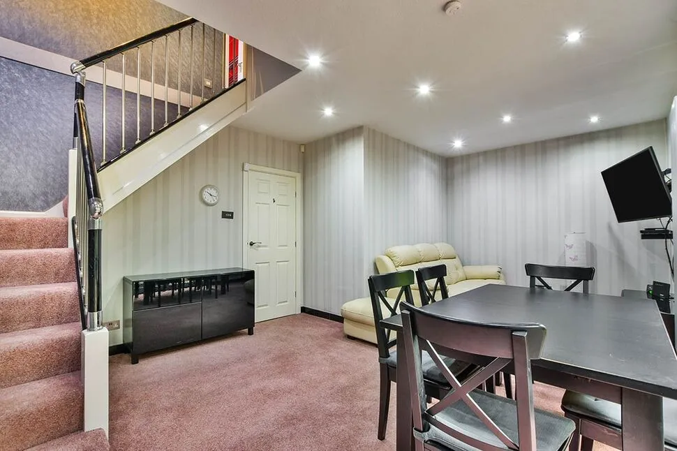 Keith Drive, Stockport, Cheshire, SK3, photo 2