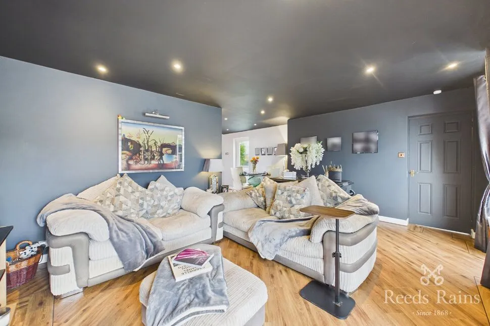 Shaun Drive, Rhyl, LL18, photo 2