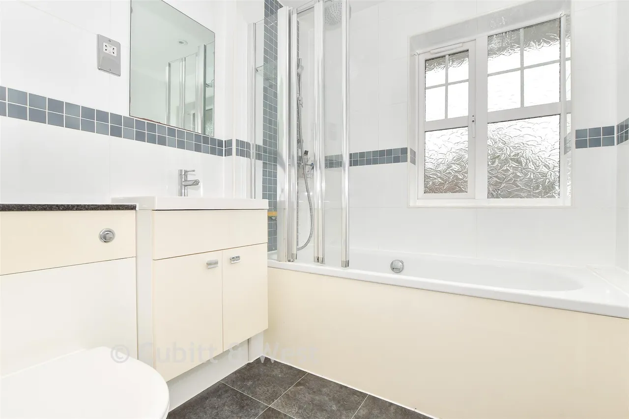 Pellings Farm Close, Crowborough, TN6, photo 11