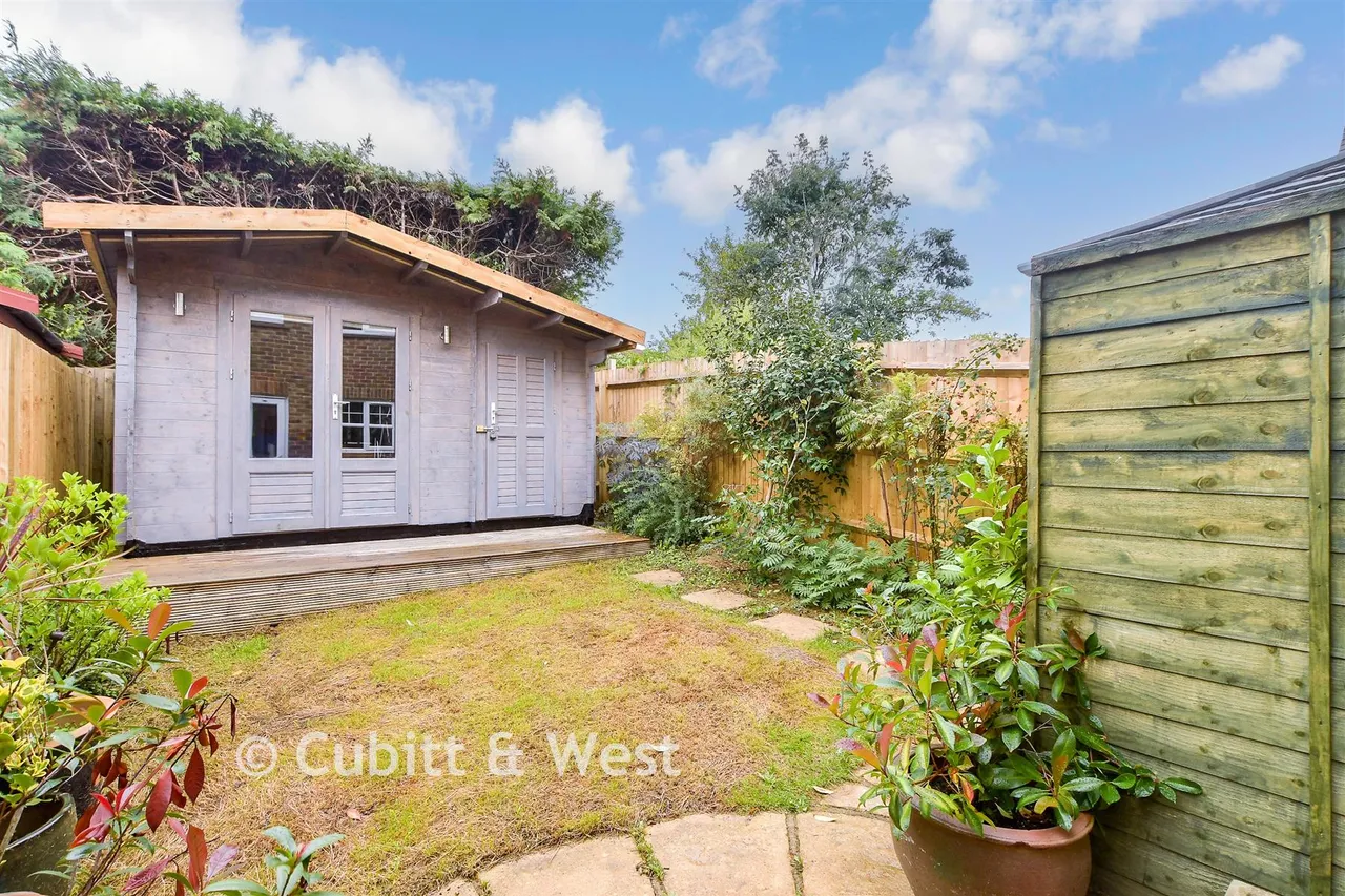 Pellings Farm Close, Crowborough, TN6, photo 12