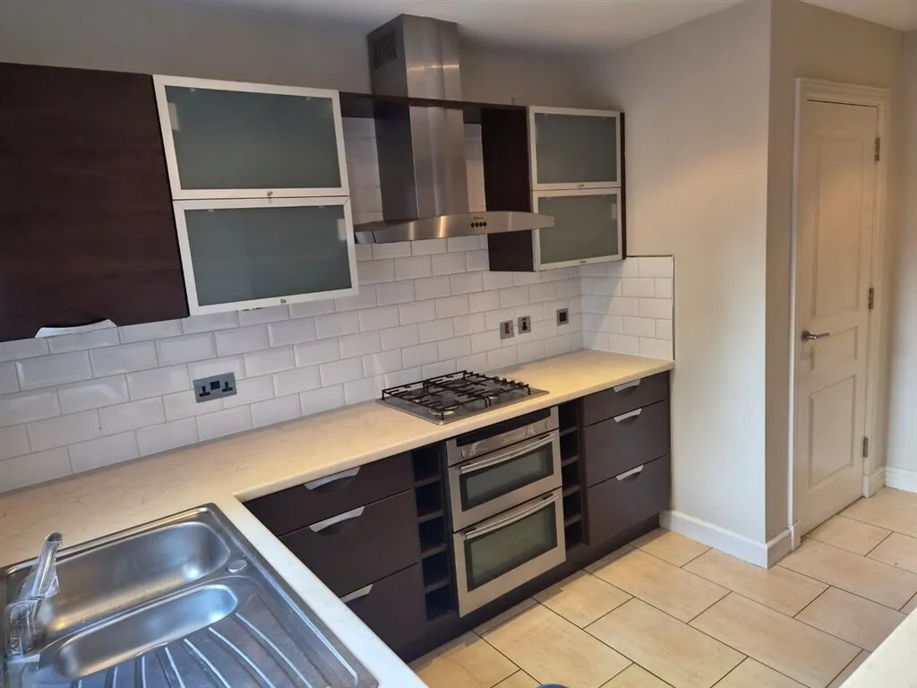 Bury New Road, Prestwich, M25, photo 3