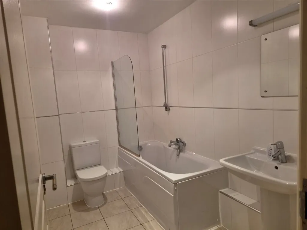 Bury New Road, Prestwich, M25, photo 2