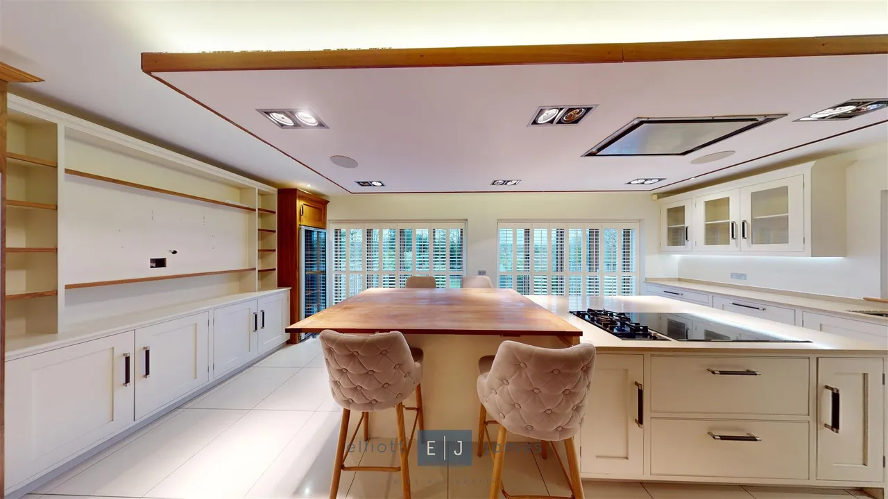 Blackacre Road, Theydon Bois, CM16, photo 6