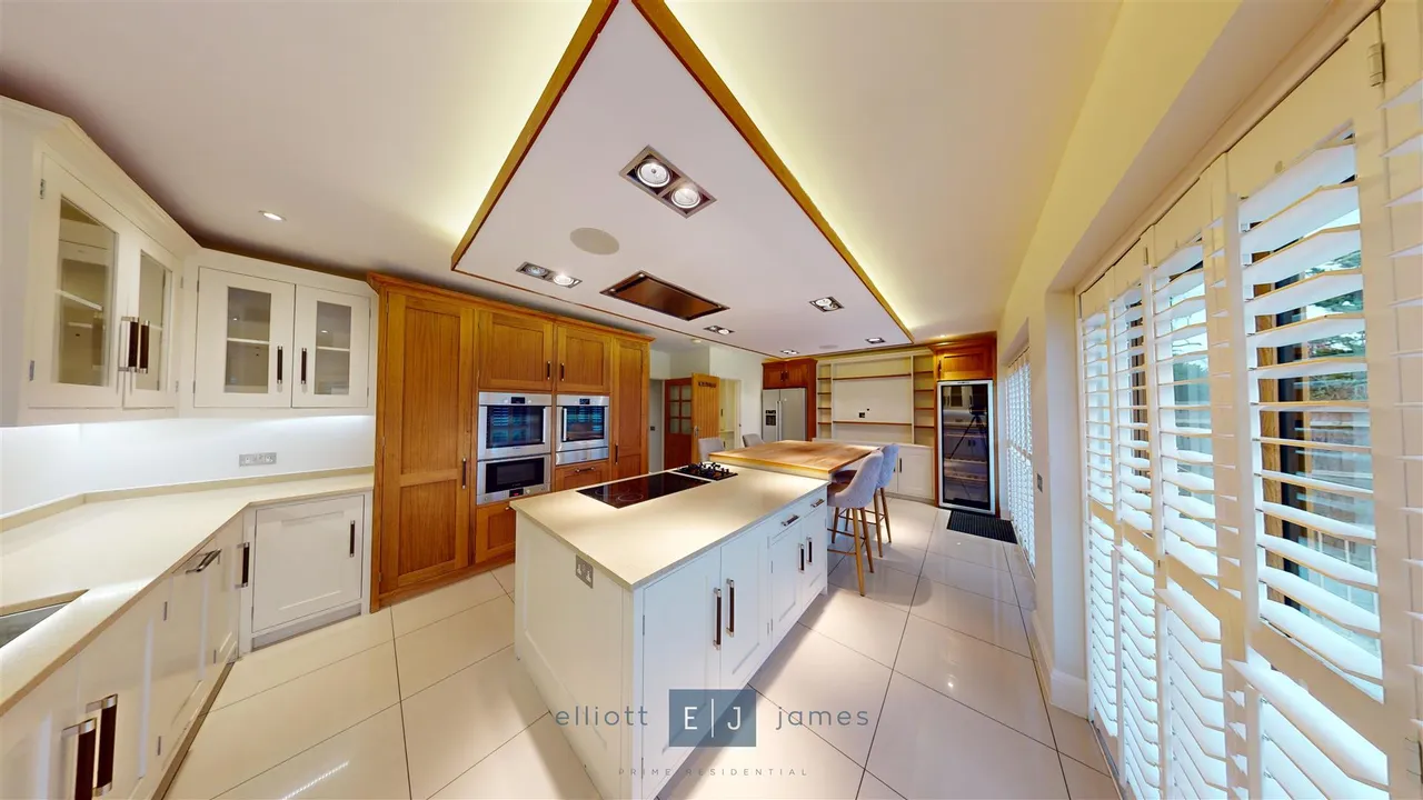 Blackacre Road, Theydon Bois, CM16, photo 3