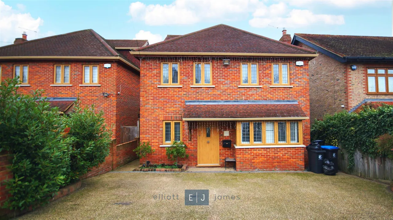 5 bed house to rent, Blackacre Road, Theydon Bois, CM16