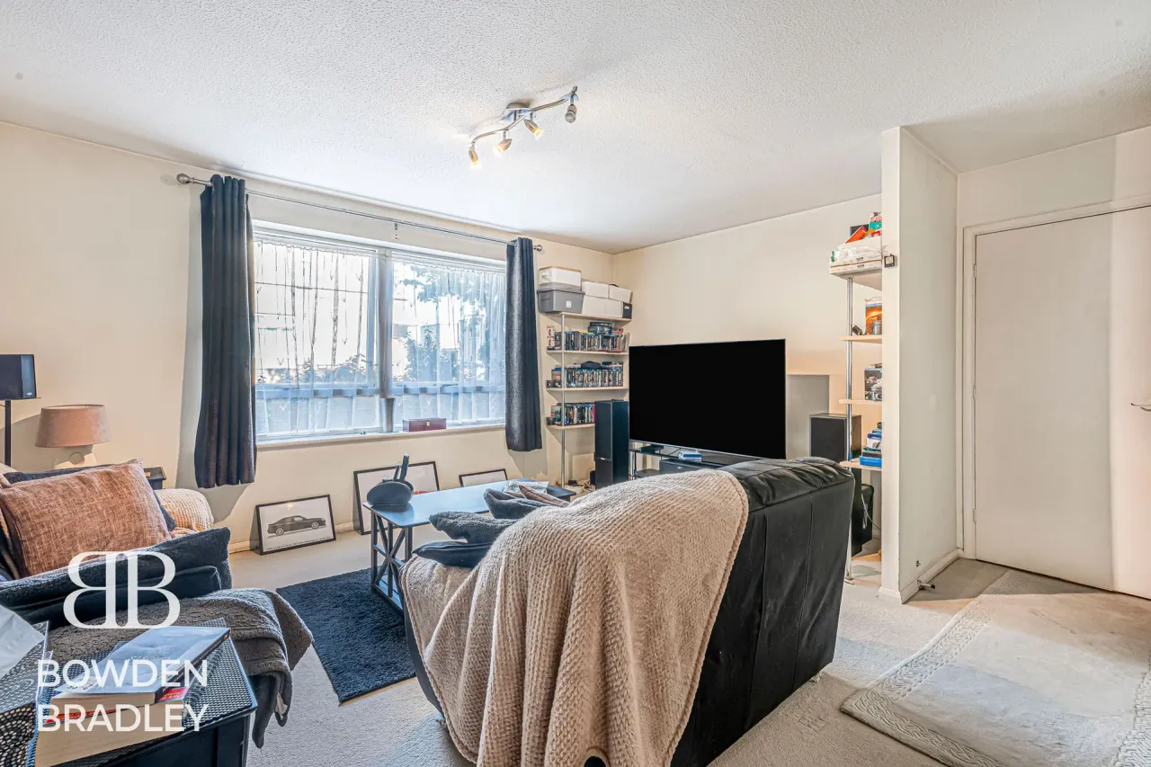 Youngs Road, Hastingwood Court, IG2, photo 25