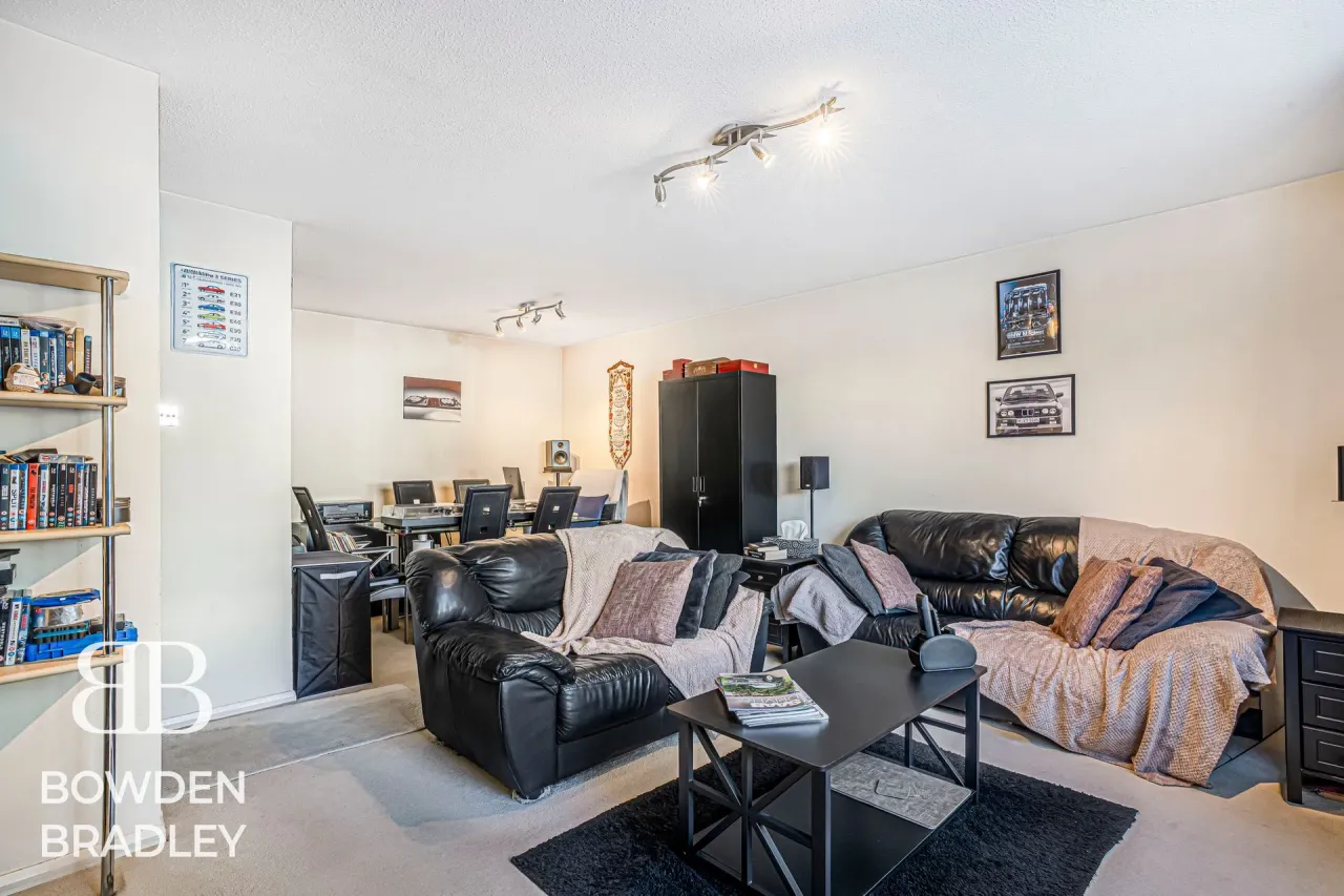 Youngs Road, Hastingwood Court, IG2, photo 24