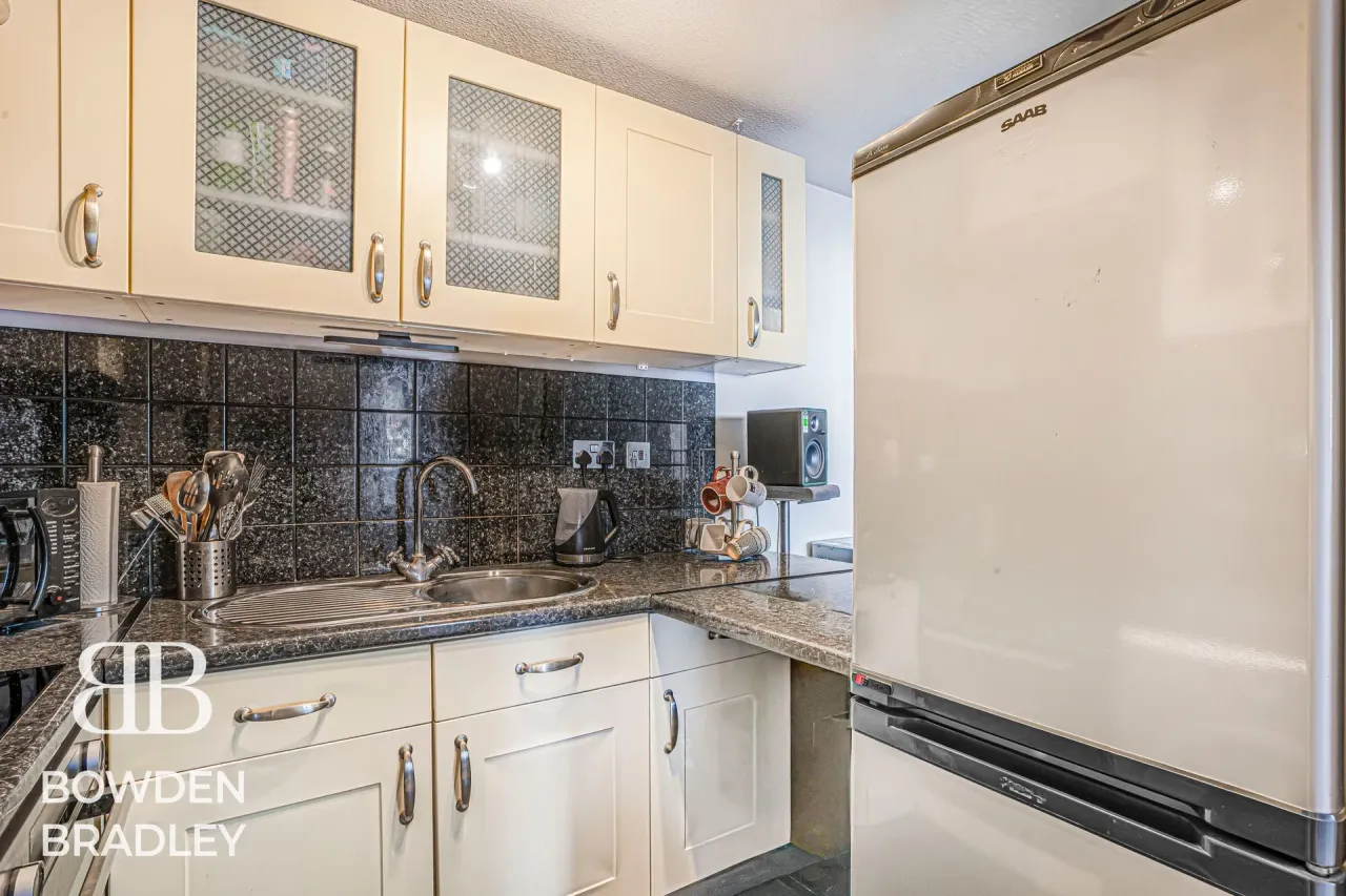 Youngs Road, Hastingwood Court, IG2, photo 9