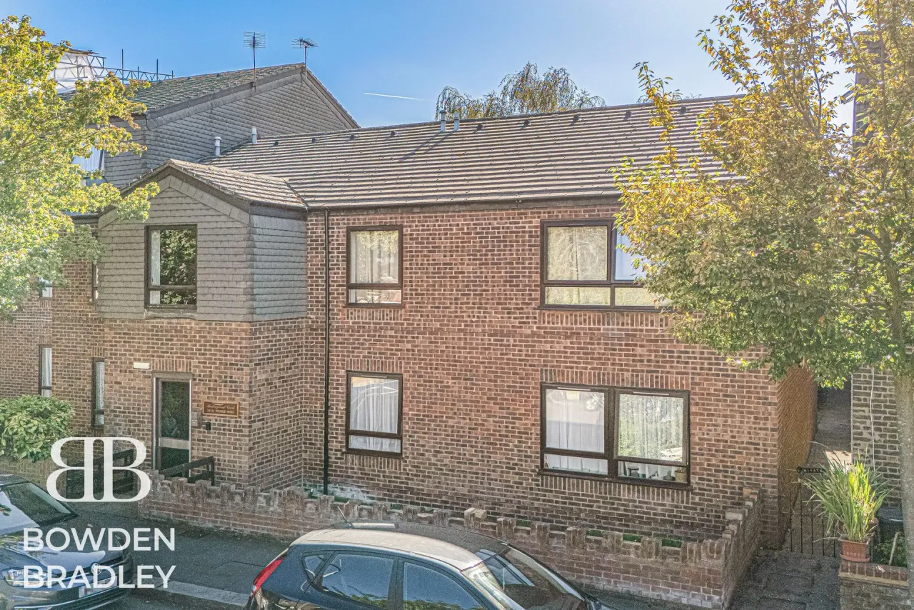 Youngs Road, Hastingwood Court, IG2, photo 35