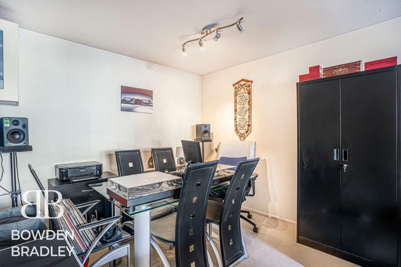 Youngs Road, Hastingwood Court, IG2, photo 8