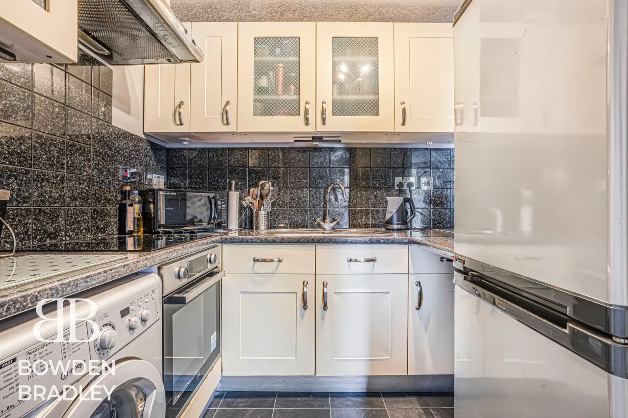 Youngs Road, Hastingwood Court, IG2, photo 3
