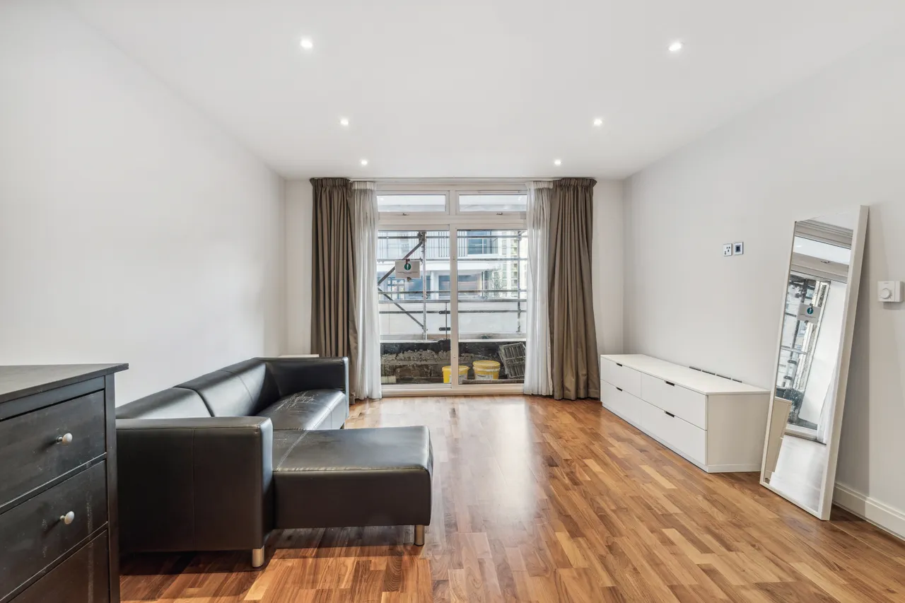 Holman Road, London, SW11, photo 2