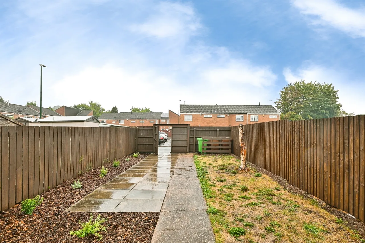Spruce Gardens, Nottingham, photo 2
