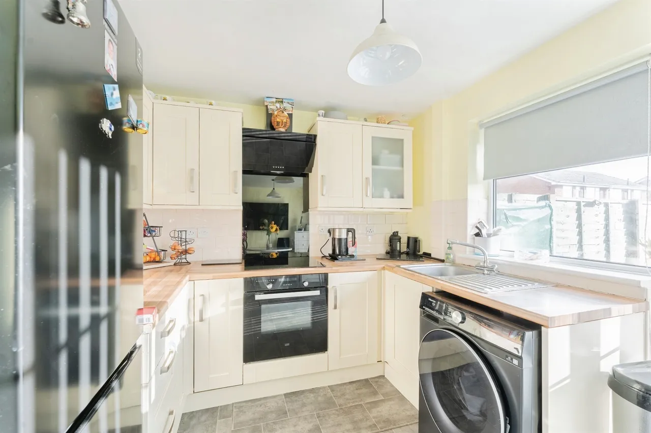 Moston Way, Great Sutton, Ellesmere Port, photo 4
