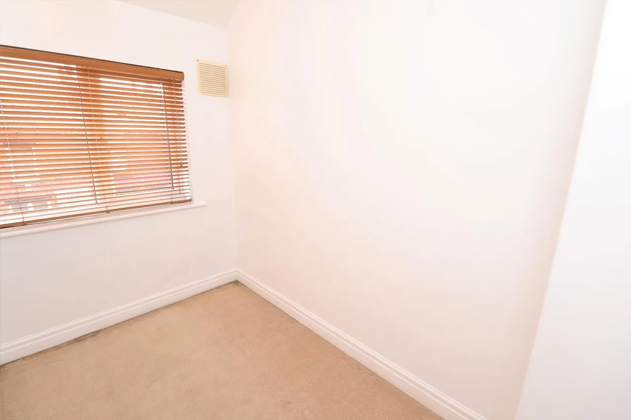 Aston Street, Leeds, LS13, photo 8