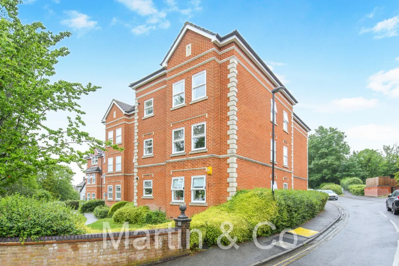 2 bed flat for sale — Flat 7, 21 Normanton Road